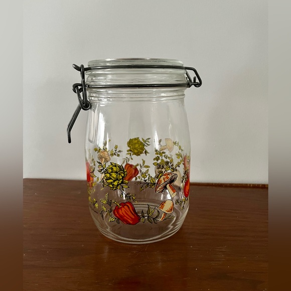 Vintage Arc France “Spice of Life” Canister and Glass Cup Set - Picture 15 of 16